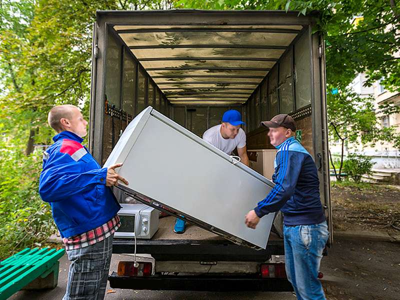 Заказ грузовой машины для доставки личныx вещей : Личная одежда, шкатулки из Калининграда в Мурманск